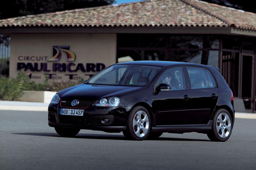  Volkswagen Golf GTi 2005 года  (фото 35 из 135)
